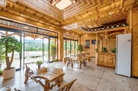 Furong Town Waterfall View Inn