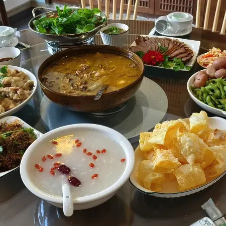 Binchuan chicken foot mountain sit forget one courtyard