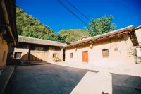 Trip.com Group Country Retreats (Liuba Qinling No.1 Joint Resort) Hotel di Liuba