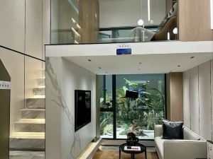 Meeting 1 · Light Luxury Loft Apartment (Wangfujing Shop)