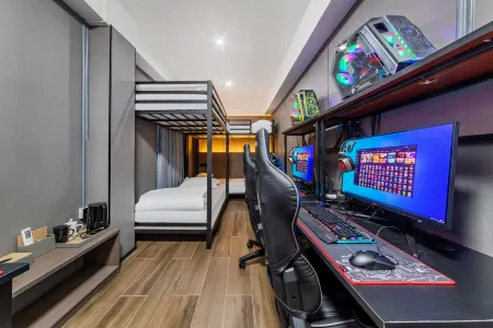 Manpeng E-Sports Hotel (Liantang Subway Station)