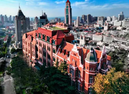 ROTES HAUS MUSIC&HOME Отели рядом с достопримечательностью «Ocean University of China Calligraphy Institute»