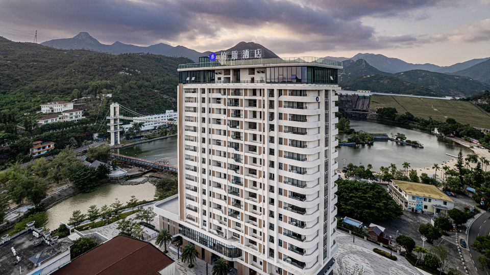 BOOS HOTEL