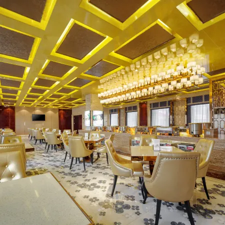Golden Populus Hotel