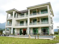 Lakeside Xiaoyuan โรงแรมใกล้Wanlü Lake · Wanlü Valley Resort