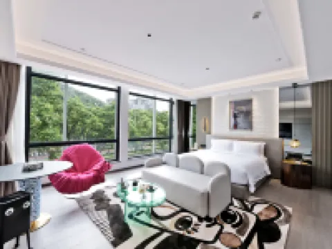 Zhuhai Lishang Hotel (Lvren Road Beach Swimming Pool) Hotels in Zhuhai