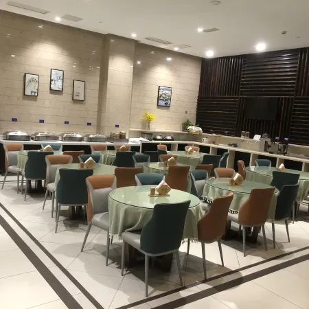Peace & Ease Hotel (Suzhou Jinji Lake Expo Center) Отели рядом с достопримечательностью «Книжный магазин Eslite»