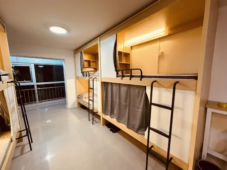 Meet the Space Capsule Youth Hostel (Chang'an Jinzuo Branch)