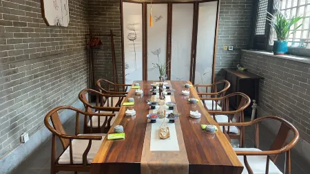 Youyouxinshe (Zhangbi Ancient Castle Scenic Area) Отели рядом с достопримечательностью «Zhang Bi Ancient Fortress»