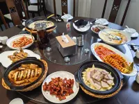 Yixing Hufu Town Lingjia Hotel