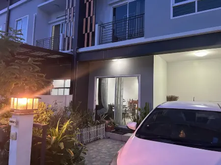 Nice Stay House at Khlong Sam - Rangsit - Khlong Luang - Phathumthani Отели рядом с достопримечательностью «Rajamangala University of Technology»