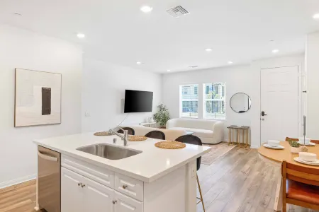 LA Ontairo comfort 3 bedroom villa