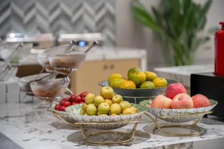 Rezen Yanpin Hotel (Suqian City Government) Отели рядом с достопримечательностью «Suqian University»