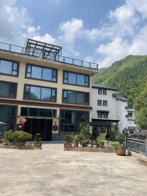 緣宿（山溝溝景區店） 湯坑附近的飯店