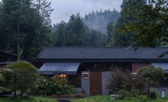 Huashuiwan Xiyuxi Hot Spring Homestay