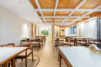 Full Star Four Seasons Yan Cheng  Hotel