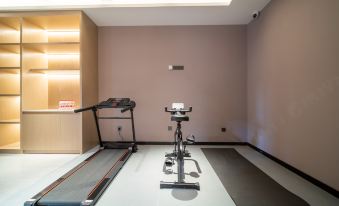 Kyriad Hotel (Chongqing Dadukou Pedestrian Street Xinshancun Light Rail Station)