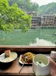 Yueying Tuojiang Riverview Homestay(Phoenix Ancient City) - Mountain view