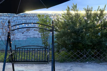 Huoshan Qingquan Xiaoyuan (Ulan Hada Store) Отели рядом с достопримечательностью «Wulanhada Volcanic Grassland»