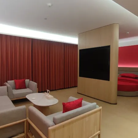 Yueya  Hotel (Weihui Municipal Government)