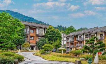 Emeishan Qianyiju Homestay