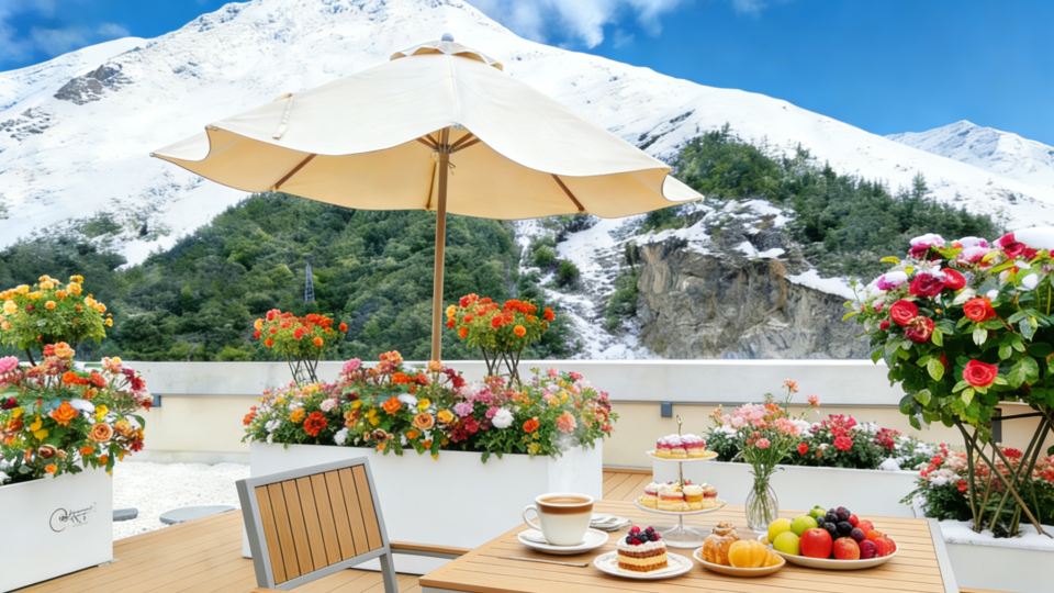 Wen Ruo Gongga No.1 Scenic Courtyard