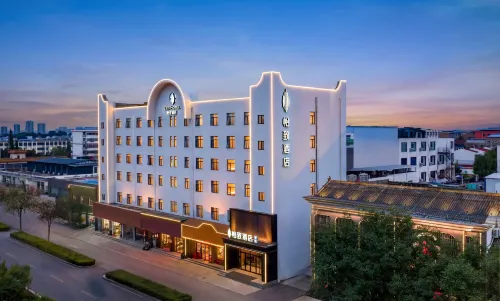 Ezzi Hotel - ที่มีที่จอดรถ