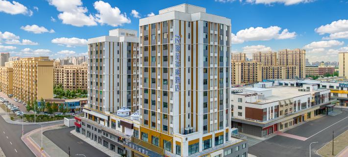 Rezen Huasheng Hotel (Daqing East Station Fourth Middle School) Отели в г. Дацин