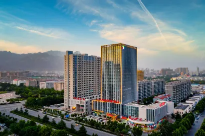 Tricolor Green Hotel(Tai'an High-speed Railway Station)