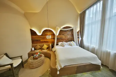 Daniya Boutique B&B (Leshan High Speed Railway Station) ​ فنادق في له شان