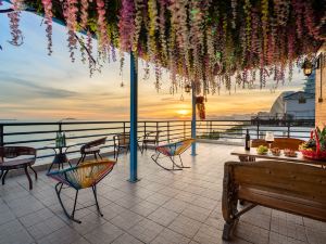 First Sight Sanya Seaview Sky Garden Inn