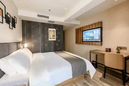 Homeinn Plus Hotel (Jinzhou Railway Station Renmin Street) Отели рядом с достопримечательностью «Liaoning University of Technology»