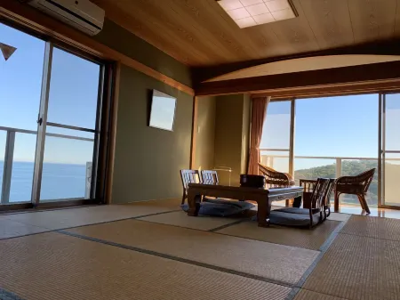 Manazuru Marin Hotel Отели в г. Манадзуру