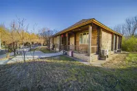 Bazhou Lanyue Manor Hot Spring Hotel