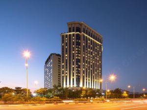 Crowne Plaza 西河內皇冠假日飯店