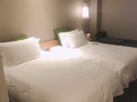 广州卡丽皇家金煦酒店 - 标准双床房(无窗)