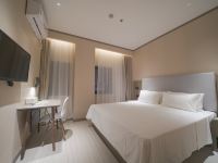 汉庭酒店(上海嘉定新城店) - 高级大床房