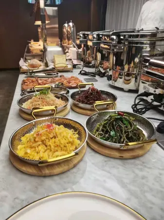 Vienna Hotel (Zouping Huangshan) Отели в г. Цзоупин