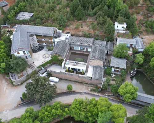 Lijiang Chiliu Art Hotel بالقرب من الفندق Photos