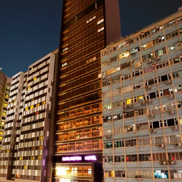 Burlington Hotel Отели рядом с достопримечательностью «Ван-Чай»