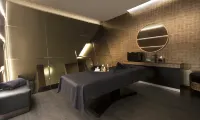 واين آند بوكس باي ذا سي، ألغارف ريزورت - نادي رياضي