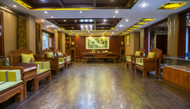 Kunming Dianchi Resort Ziwuju Chinese Inn Hotel dekat Yunnan Nationality Village