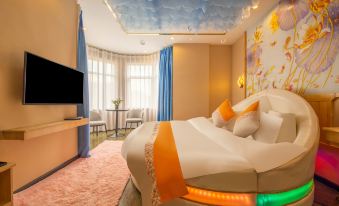 Yijia Evening Residence Theme Apartment