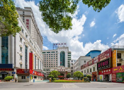 南寧鳳凰賓館（火車站地鐵站店）