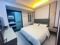 Ziyun Hongxuan Hotel - Inns