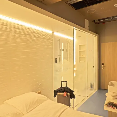 MY Cloud Transit Hotel - Guests with International Flight Only! Отели рядом с Аэропорт Франкфурт-на-Майне