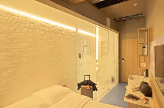 MY Cloud Transit Hotel - Guests with International Flight Only! Hotels near Frankfurt Airport