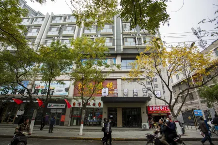 Qingjian Mercure Elegant hotel Отели в г. Цинцзянь