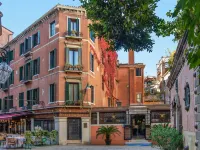 Hotel La Fenice et des Artistes Hotels near San Marco