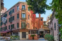 Hotel La Fenice et des Artistes Hotels in Venice